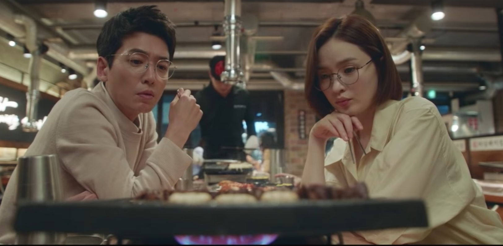 韓国ドラマ「賢い医師生活」に出た焼き肉店ハナムテジチッ（하남돼지집 )で柔らかいサムギョプサルを食べる